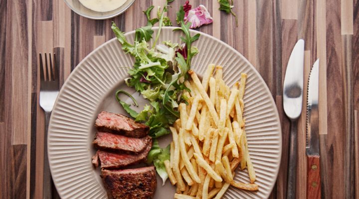 Steki. I szybki sos z marynowanego pieprzu