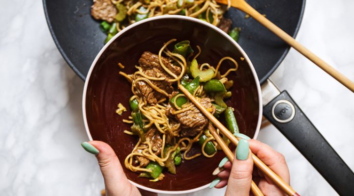 Zielone stir fry z wołowiną