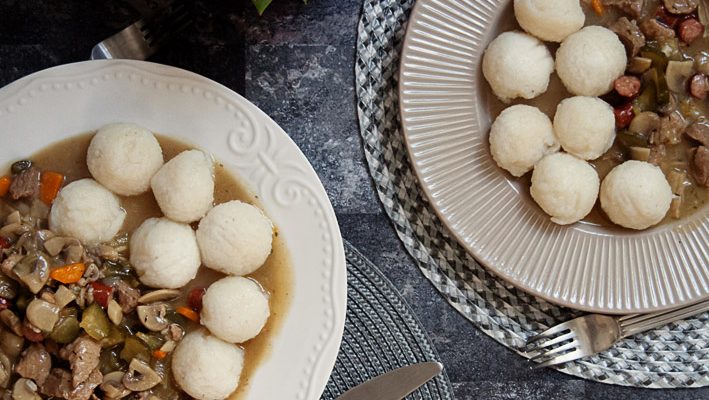 Gulasz leśny – aromatyczna wieprzowina z grzybami