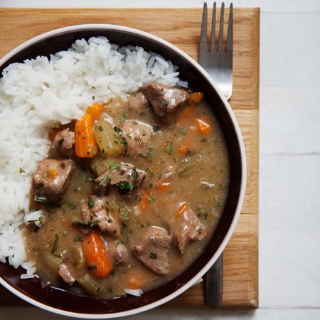 Delikatny, mocno warzywny gulasz z karkówki