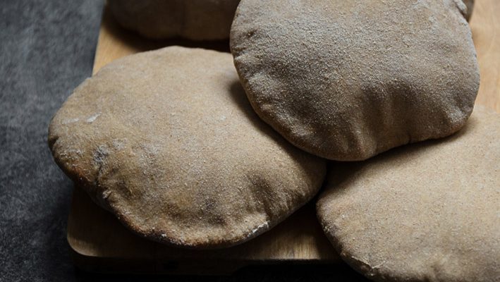 Pita z mąki pełnoziarnistej