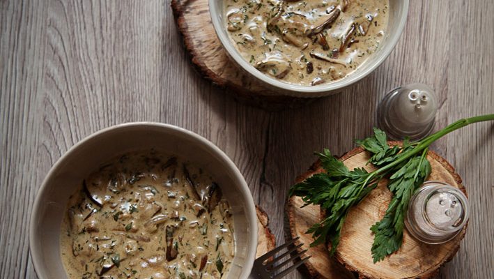 Podgrzybki duszone w śmietanie