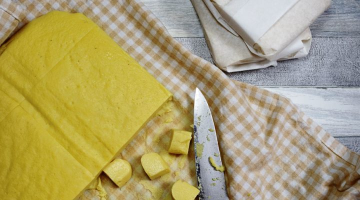 Birmańskie tofu z ciecierzycy – na dwa sposoby