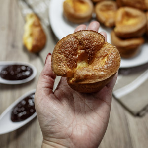 Popover. Yorkshire pudding. Dutch baby