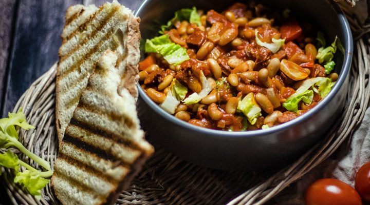 Biała fasolka w pomidorach po hiszpańsku