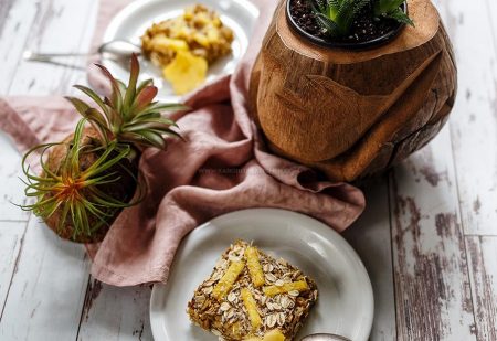 Pieczona owsianka z kokosem i ananasem- szybkie ciasto owsiane