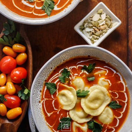 Włoska zupa pomidorowa z pomidorów z puszki