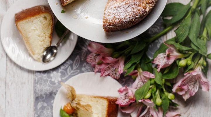 Rosyjskie ciasto smetannik – ciasto śmietanowe. Сметанник
