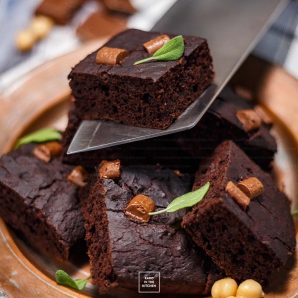 Brownie z ciecierzycy – szybkie ciasto z blendera i bez mąki!