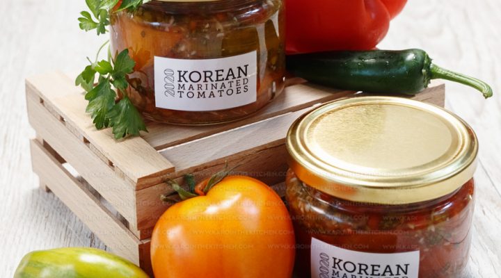 Pomidory po koreańsku na zimę – marynowane w czosnku, natce, papryce i jalapeño